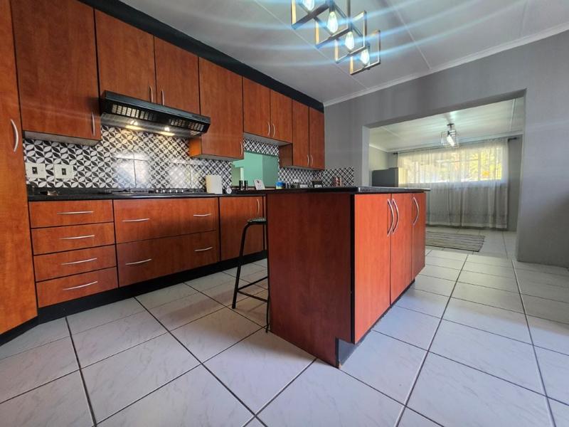3 Bedroom Property for Sale in Brackenhurst Gauteng