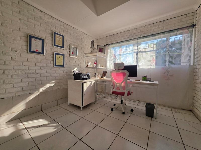 3 Bedroom Property for Sale in Brackenhurst Gauteng