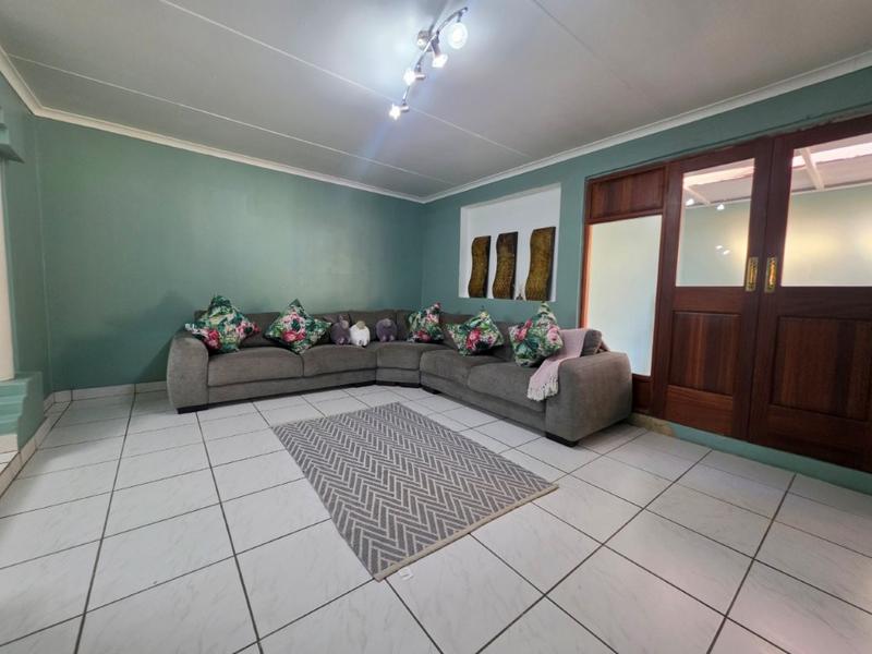 3 Bedroom Property for Sale in Brackenhurst Gauteng