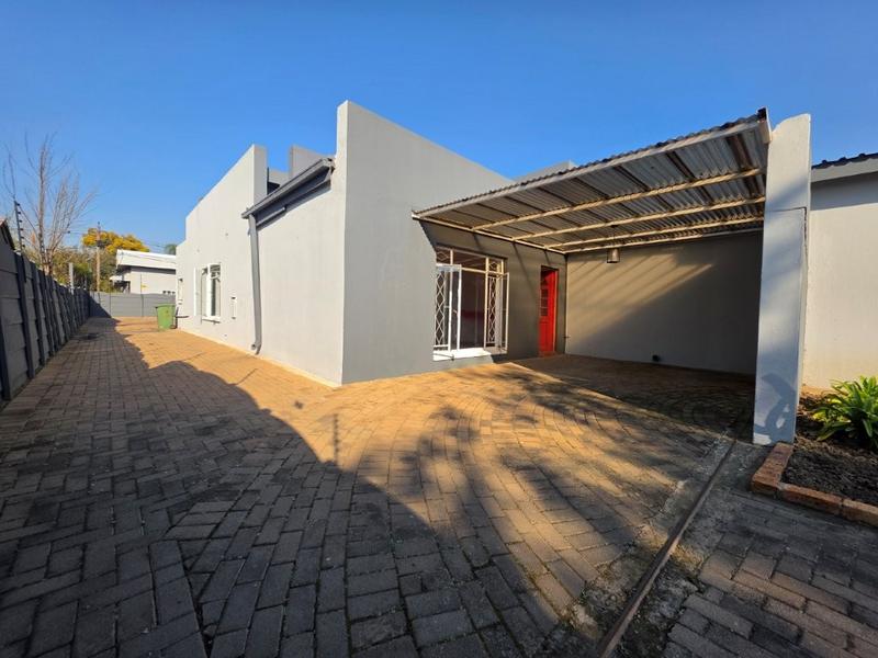 3 Bedroom Property for Sale in Brackenhurst Gauteng