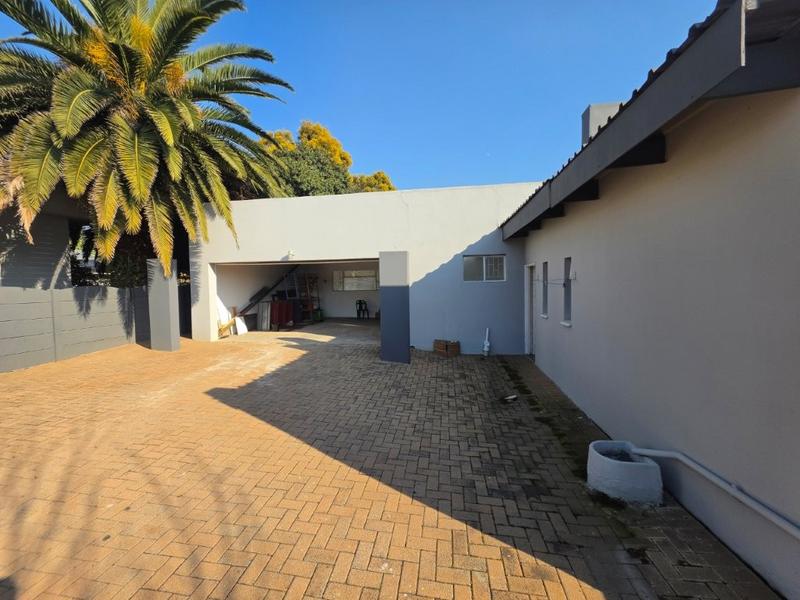 3 Bedroom Property for Sale in Brackenhurst Gauteng