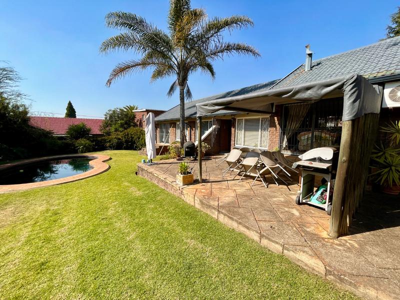 4 Bedroom Property for Sale in Rant En Dal Gauteng