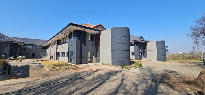 To Let Commercial Property for Rent in Vorna Valley Gauteng