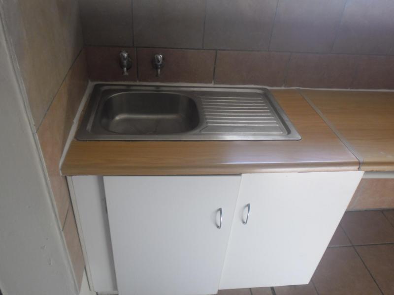 To Let 1 Bedroom Property for Rent in Gezina Gauteng