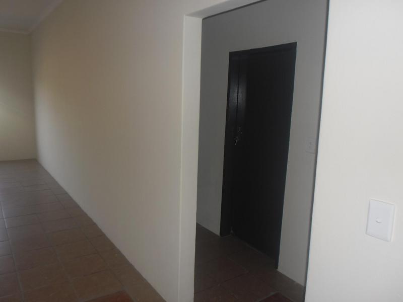 To Let 1 Bedroom Property for Rent in Gezina Gauteng