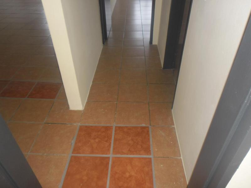 To Let 1 Bedroom Property for Rent in Gezina Gauteng