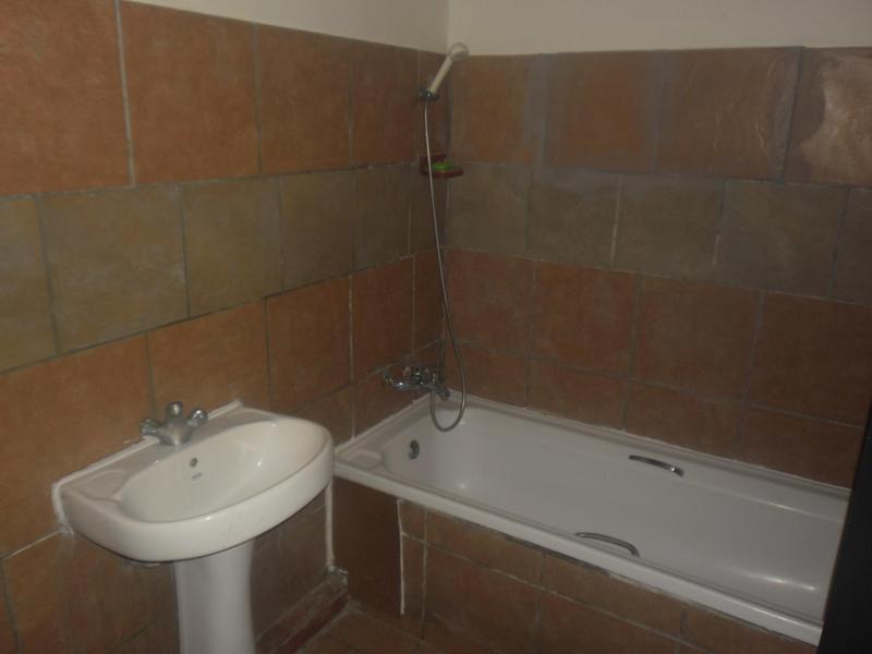 To Let 1 Bedroom Property for Rent in Gezina Gauteng