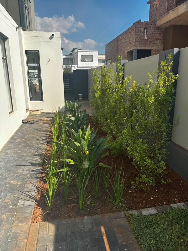 4 Bedroom Property for Sale in Fountainbrook Estate Gauteng