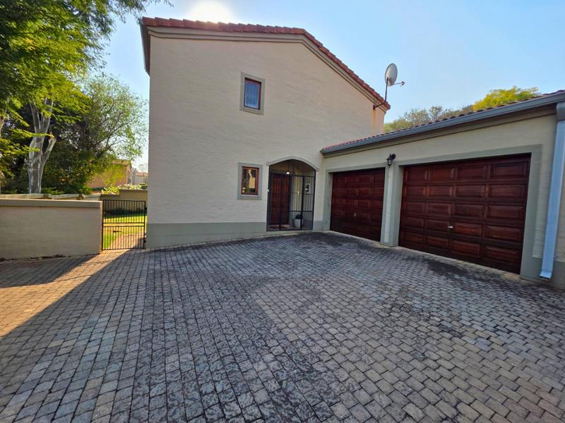 3 Bedroom Property for Sale in Faerie Glen Gauteng
