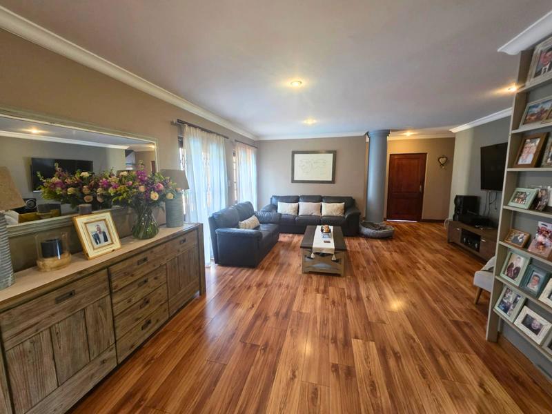 3 Bedroom Property for Sale in Faerie Glen Gauteng