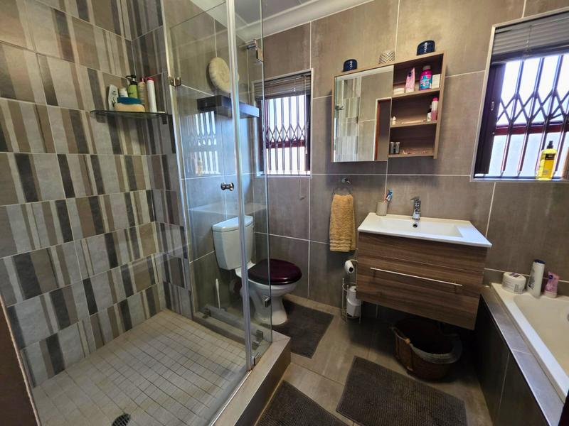 3 Bedroom Property for Sale in Faerie Glen Gauteng