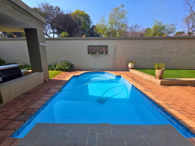 3 Bedroom Property for Sale in Faerie Glen Gauteng