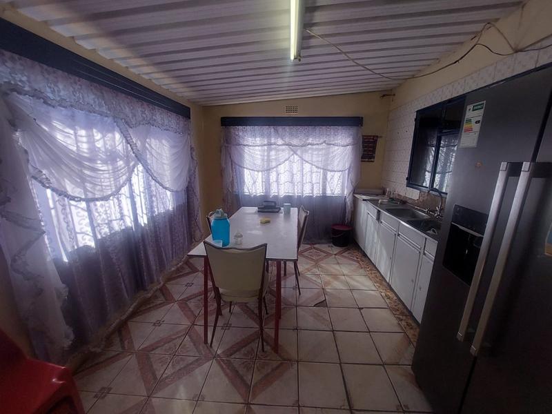 4 Bedroom Property for Sale in Zuurbekom Gauteng