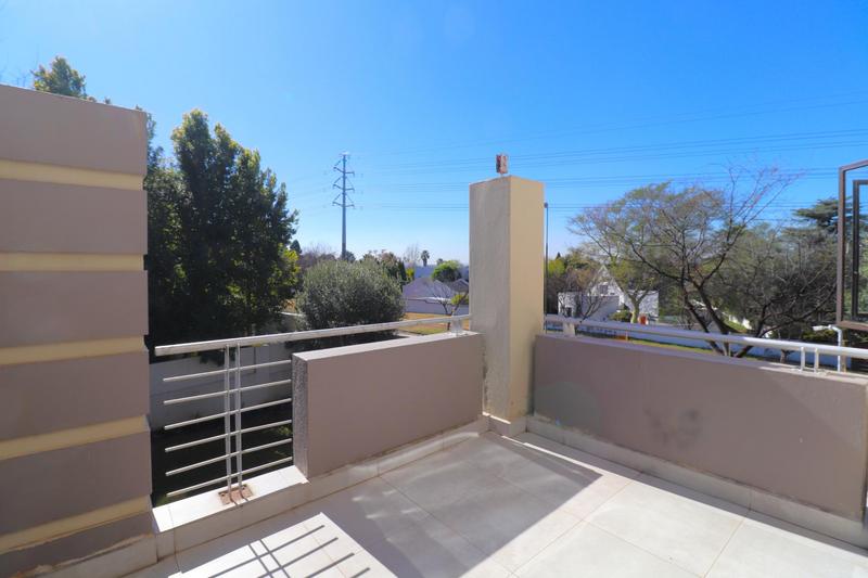 1 Bedroom Property for Sale in Lonehill Gauteng