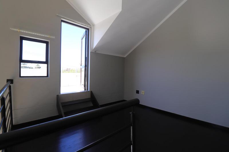 1 Bedroom Property for Sale in Lonehill Gauteng