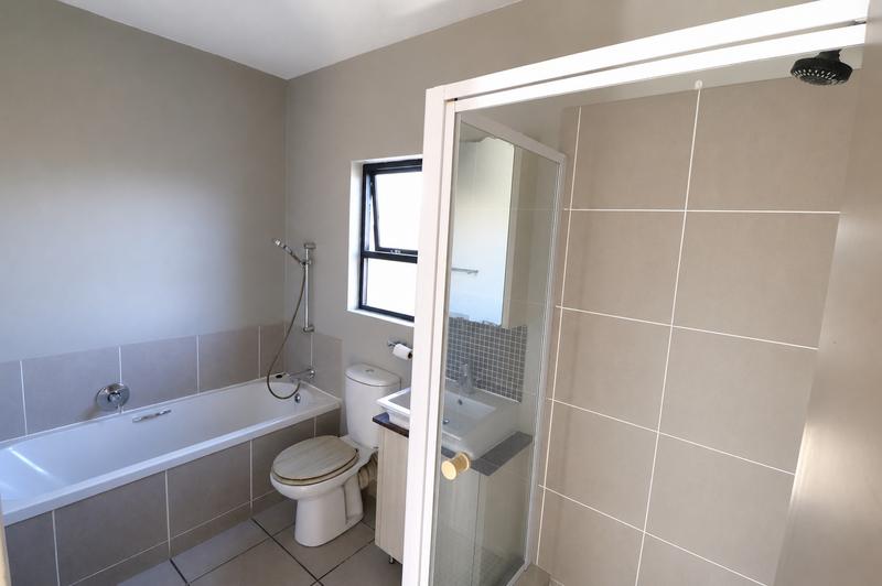 1 Bedroom Property for Sale in Lonehill Gauteng