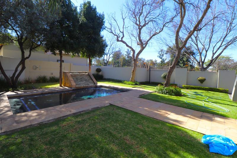 1 Bedroom Property for Sale in Lonehill Gauteng