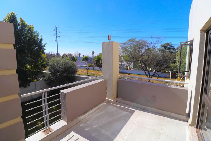 1 Bedroom Property for Sale in Lonehill Gauteng