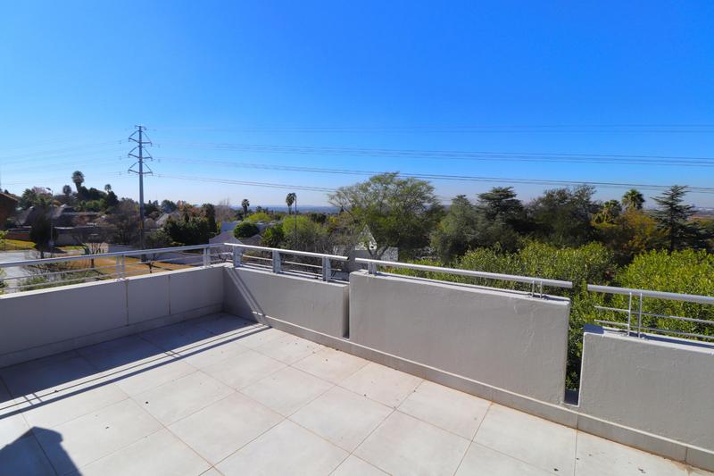 1 Bedroom Property for Sale in Lonehill Gauteng