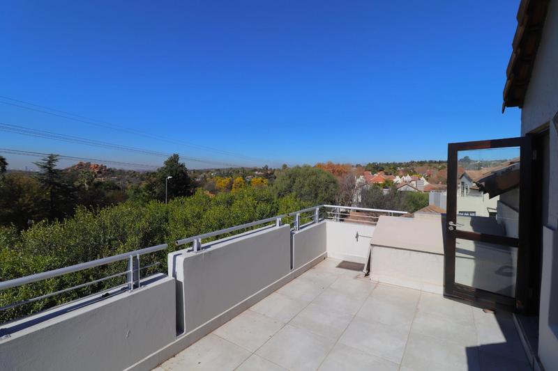 1 Bedroom Property for Sale in Lonehill Gauteng