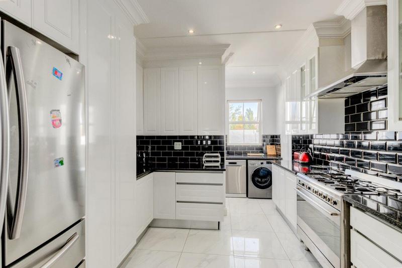 To Let 3 Bedroom Property for Rent in Bryanston Gauteng