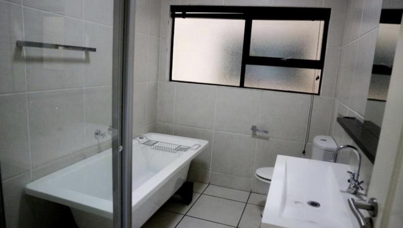 To Let 2 Bedroom Property for Rent in Greenstone Hill Gauteng