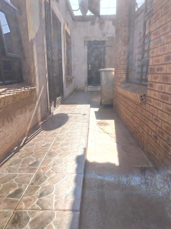2 Bedroom Property for Sale in Bram Fischerville Gauteng