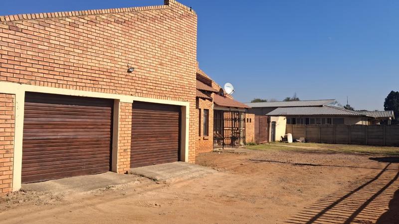 5 Bedroom Property for Sale in Leondale Gauteng