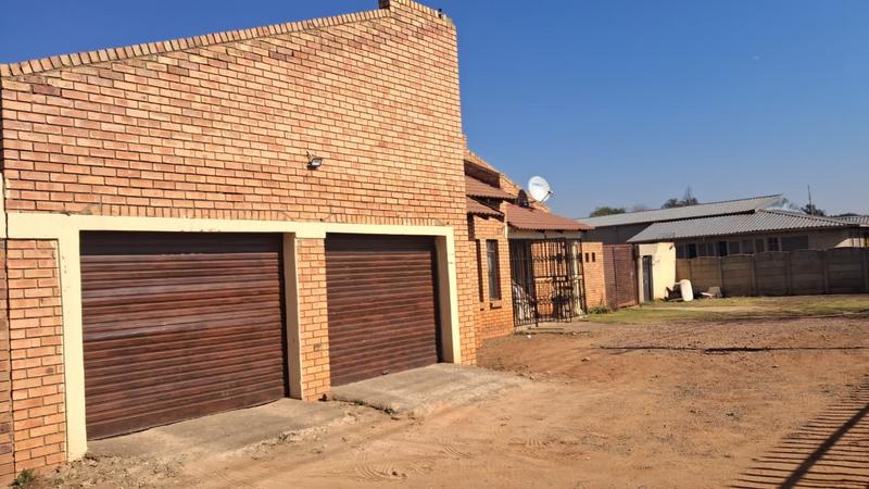 5 Bedroom Property for Sale in Leondale Gauteng