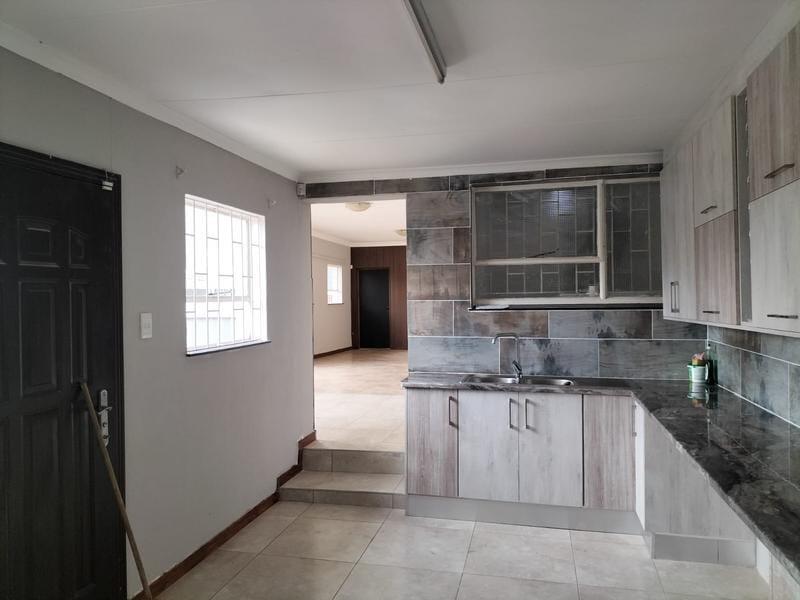 To Let 4 Bedroom Property for Rent in Birch Acres Gauteng