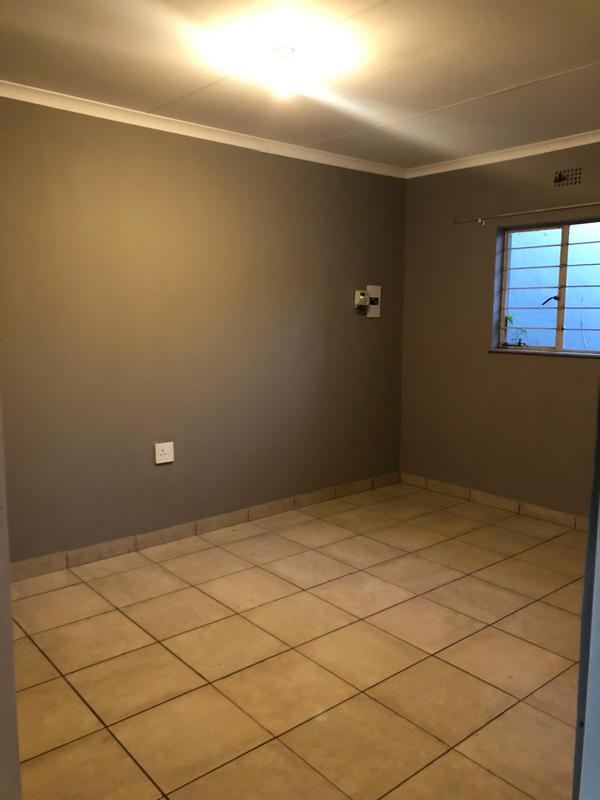 To Let 1 Bedroom Property for Rent in Birch Acres Gauteng