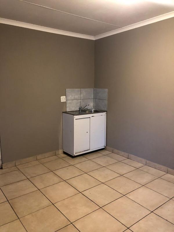 To Let 1 Bedroom Property for Rent in Birch Acres Gauteng
