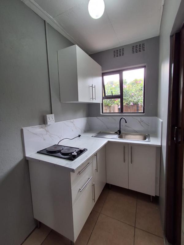 To Let 1 Bedroom Property for Rent in Birch Acres Gauteng