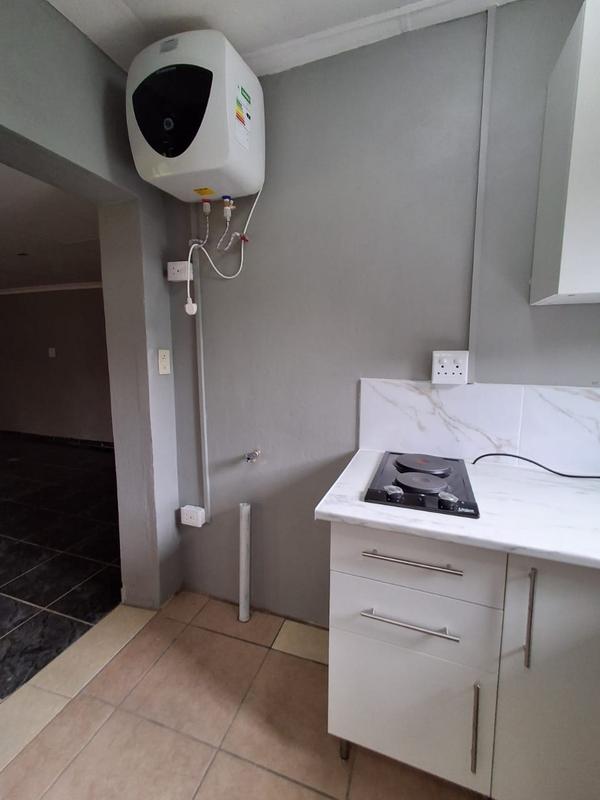 To Let 1 Bedroom Property for Rent in Birch Acres Gauteng