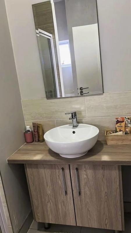 To Let 2 Bedroom Property for Rent in Blue Hills Gauteng