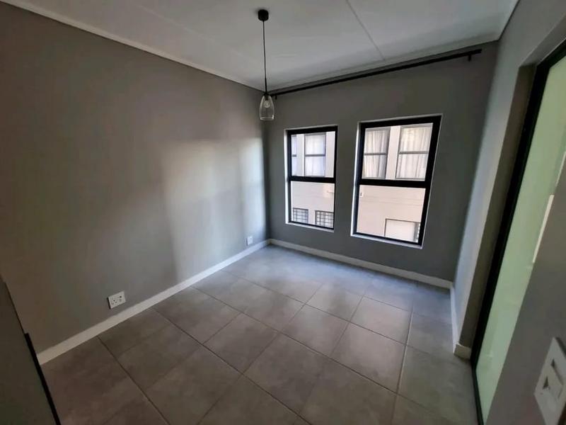 To Let 2 Bedroom Property for Rent in Waterfall Gauteng