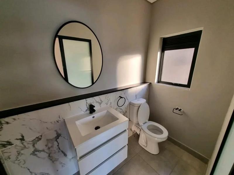 To Let 2 Bedroom Property for Rent in Waterfall Gauteng