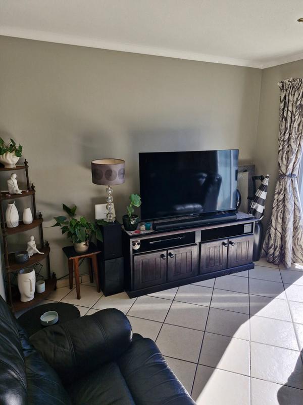 To Let 2 Bedroom Property for Rent in Erasmus Park Gauteng
