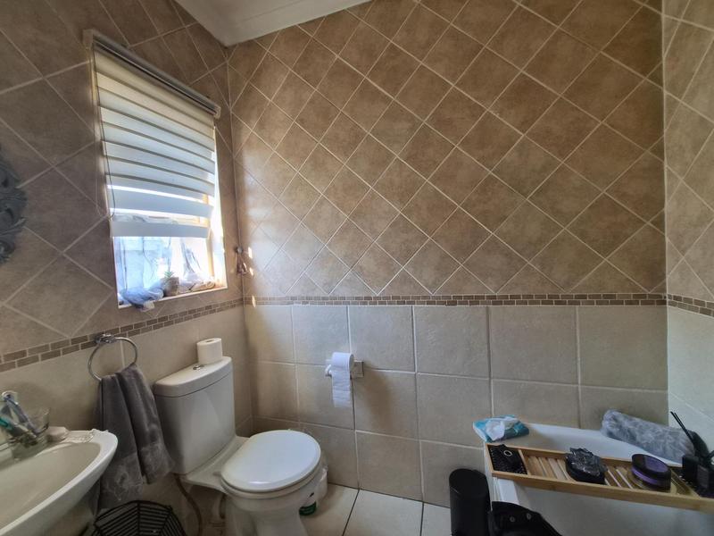 To Let 2 Bedroom Property for Rent in Erasmus Park Gauteng