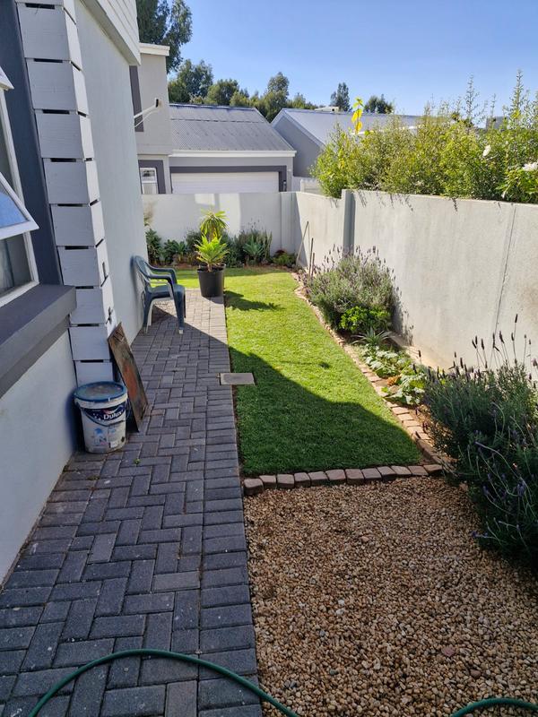 To Let 2 Bedroom Property for Rent in Erasmus Park Gauteng