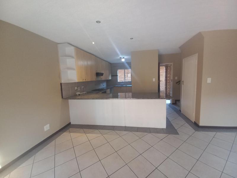 2 Bedroom Property for Sale in Stone Ridge Gauteng