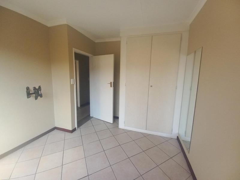 2 Bedroom Property for Sale in Stone Ridge Gauteng