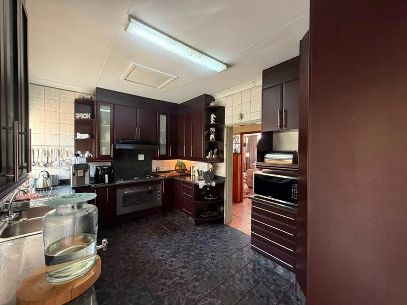 3 Bedroom Property for Sale in Mountain View Gauteng