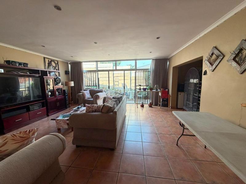 3 Bedroom Property for Sale in Mountain View Gauteng