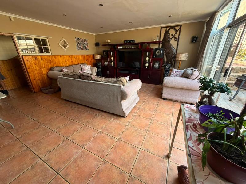 3 Bedroom Property for Sale in Mountain View Gauteng