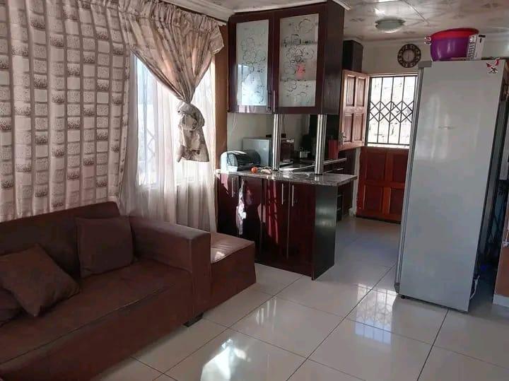 5 Bedroom Property for Sale in Protea Glen Gauteng