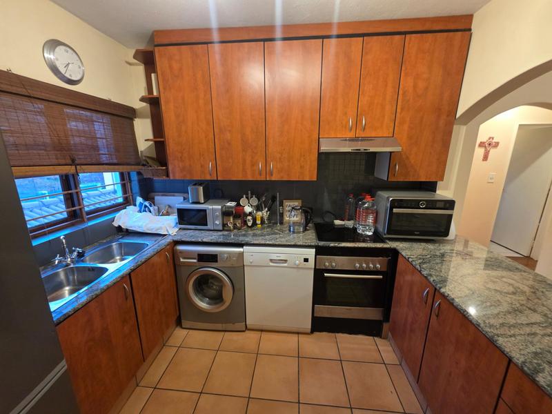 To Let 2 Bedroom Property for Rent in Benmore Gauteng