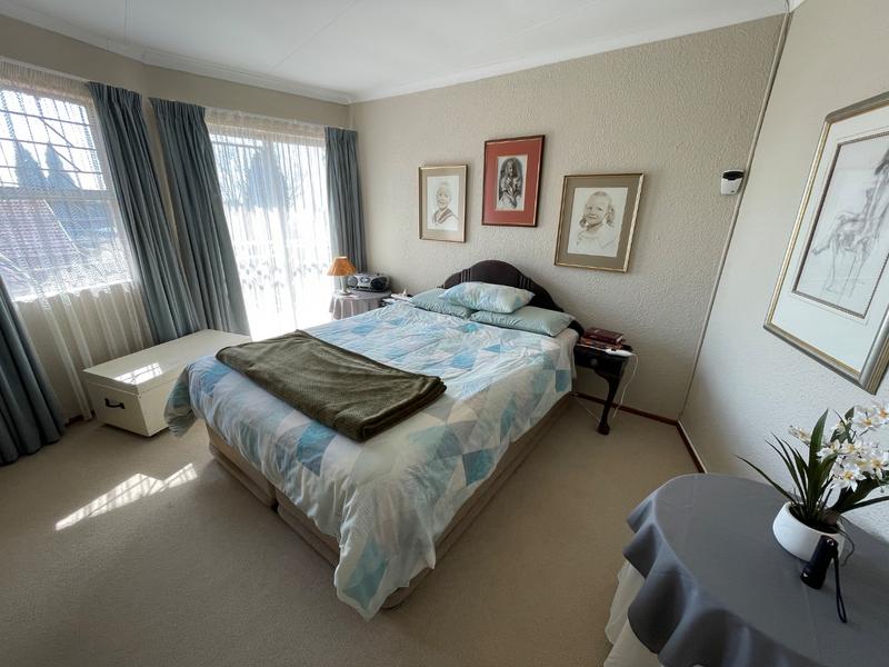 6 Bedroom Property for Sale in Rant En Dal Gauteng