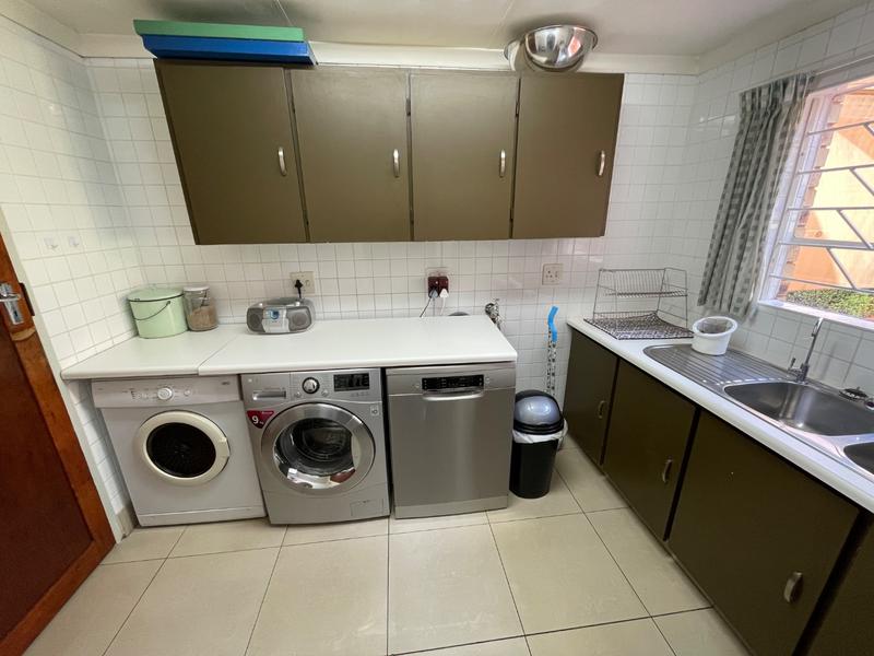 6 Bedroom Property for Sale in Rant En Dal Gauteng