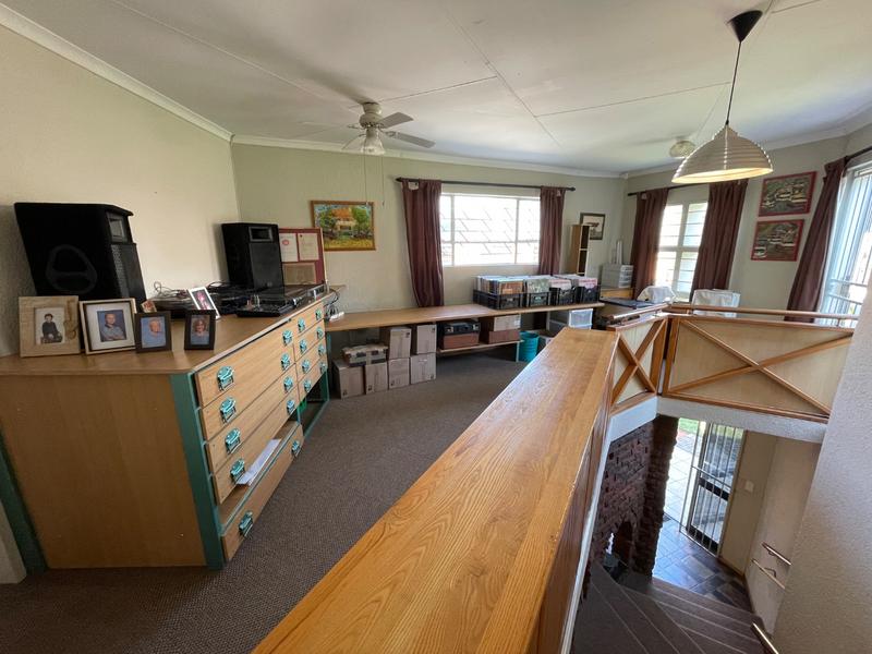 6 Bedroom Property for Sale in Rant En Dal Gauteng